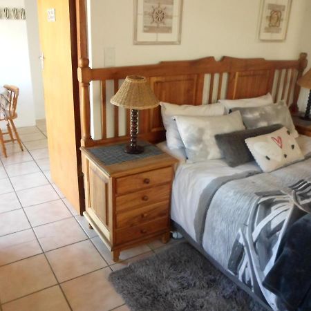 After8 B&B Kleinbaai Екстериор снимка