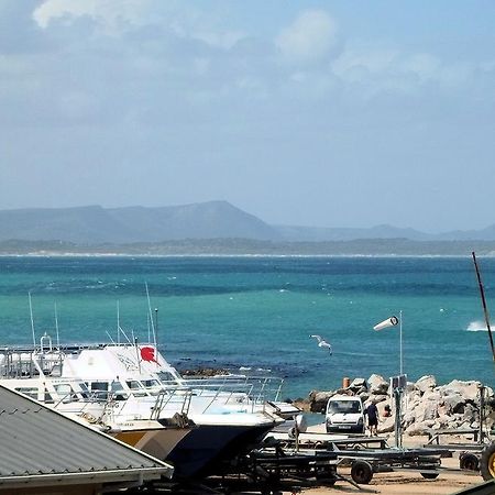After8 B&B Kleinbaai Екстериор снимка